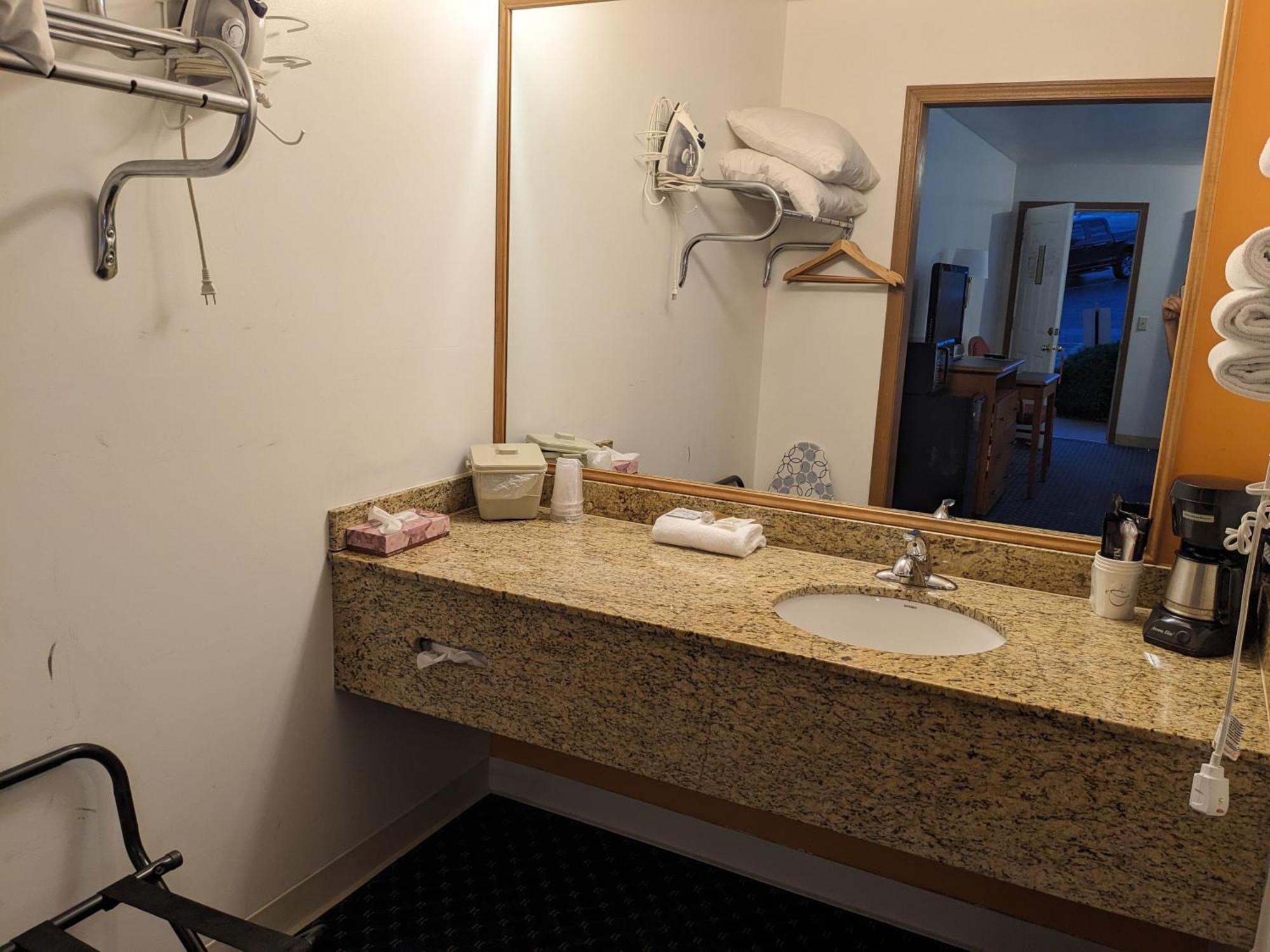 Dutton Inn Бренсън Екстериор снимка