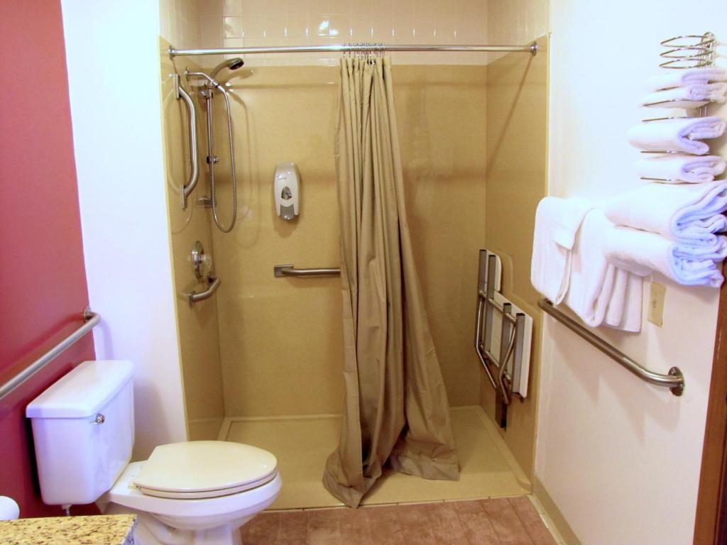 Dutton Inn Бренсън Стая снимка
