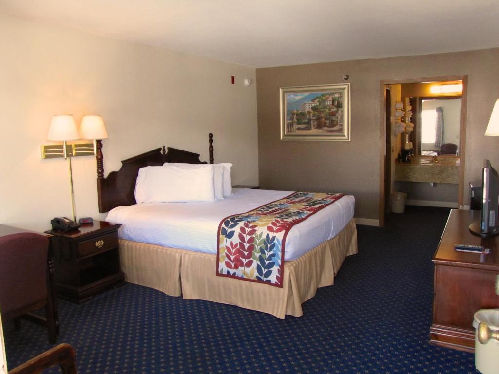 Dutton Inn Бренсън Екстериор снимка
